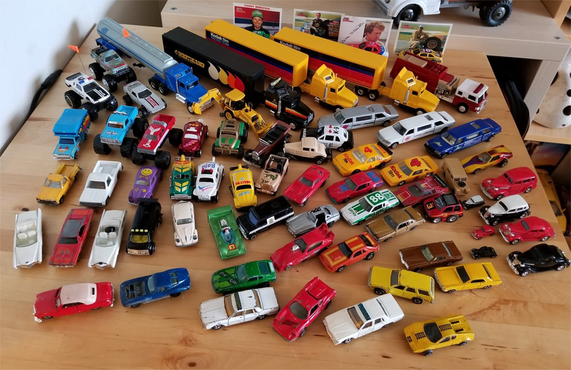 Illustration for article titled Surprise Saturday: Sorting Saturday and Garage Sale Hawl